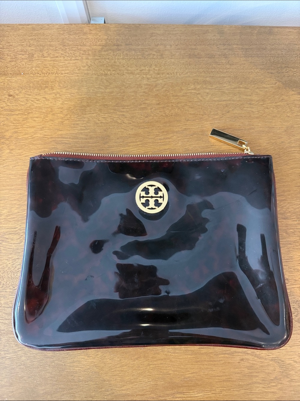 Tory Burch Tortoiseshell Gloss Zip Pouch Clutch